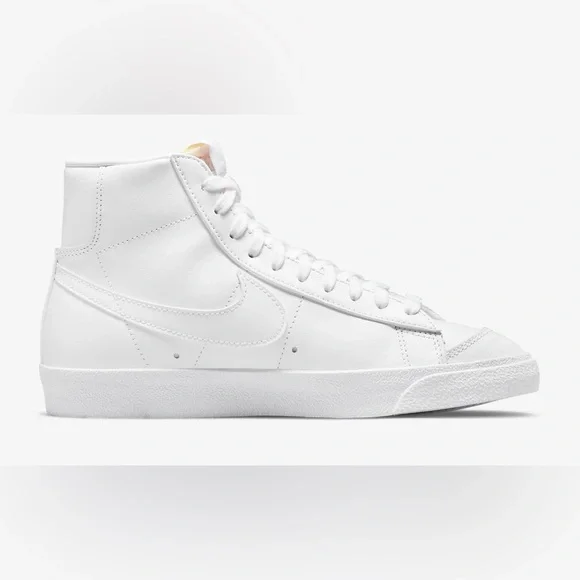 Nike Blazer Mid '77 Women's Shoes - CZ1055-117 - New - Size 9 - Picture 2 of 14